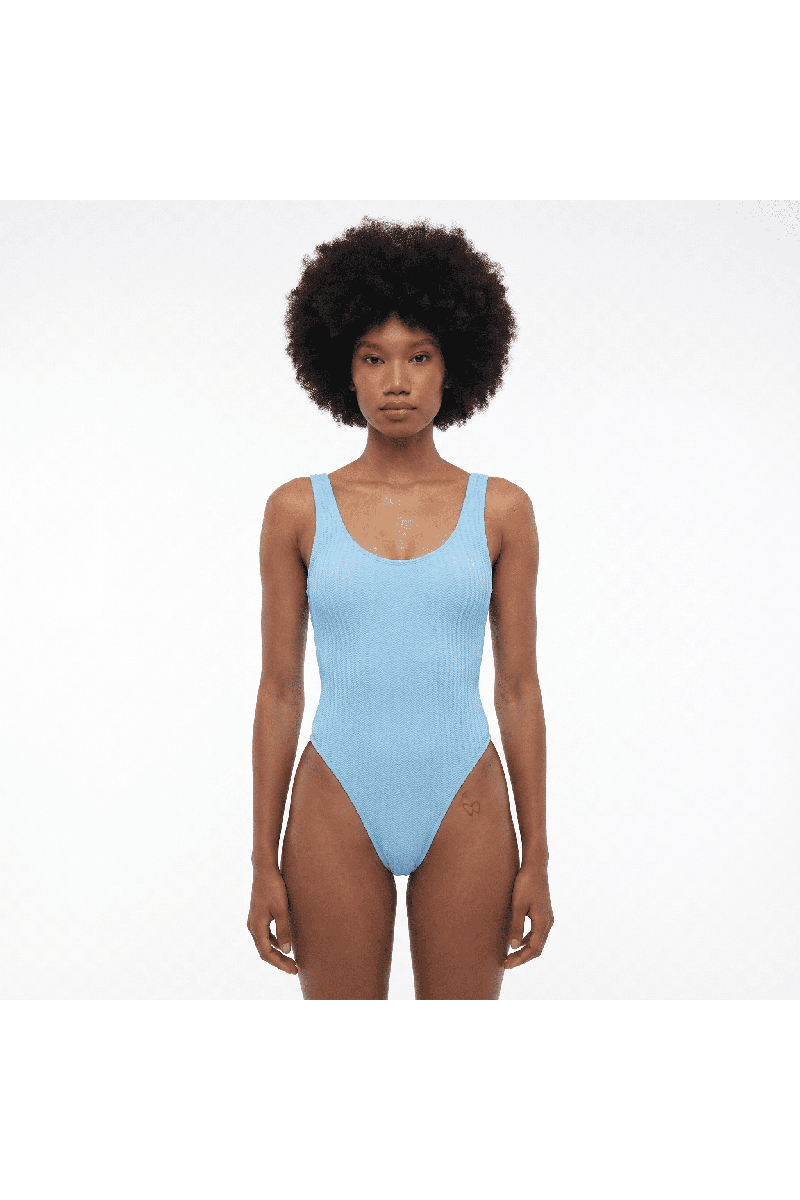 Lola Celeste – Ganzkörper-Outfit