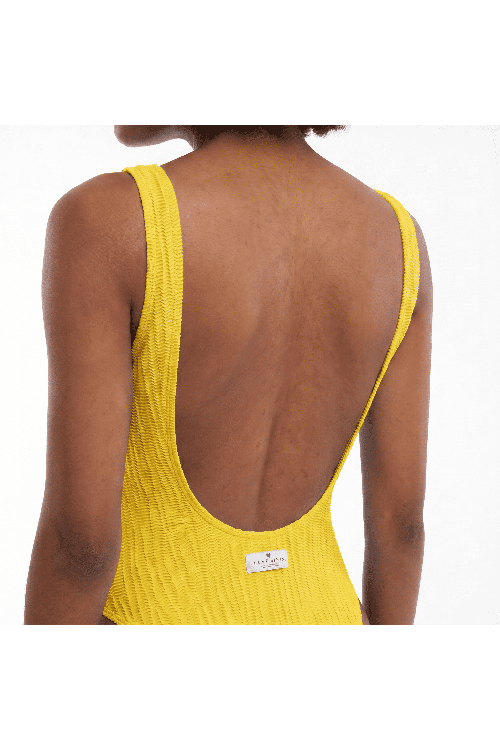 Camiseta de Lola amarilla