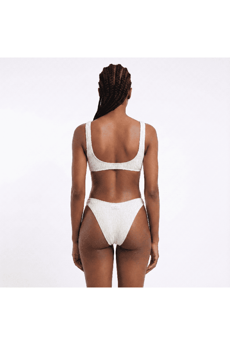 Selene Blanco entero 2
